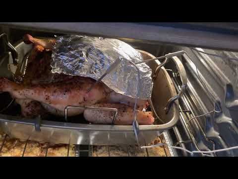 Cooking Turkey, Stuffing, Greens, & Mac n’ Cheese! ?????